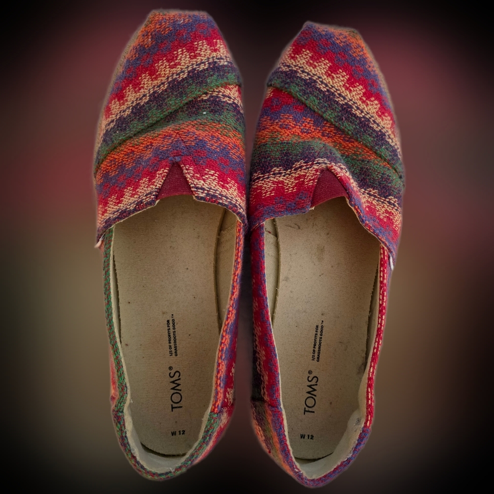 TOMS Size 12M Colorful Zigzag Slip-Ons